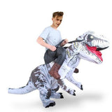 Deguisement assis <br>sur un Dinosaure</br>