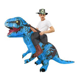 Deguisement assis <br>sur un Dinosaure</br>