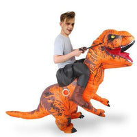Deguisement assis <br>sur un Dinosaure</br>